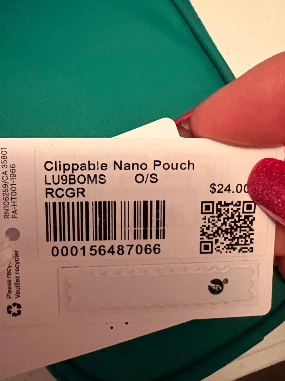 Lululemon NWT Clippable Nano Pouch Raceway Green color way.  No longer made styl